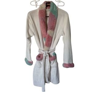 Women’s Luxuriously Soft Robe Size M, Great Condition! 100% Polyester